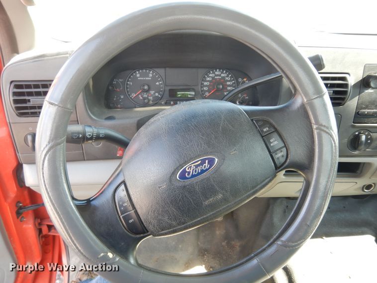 image for item DM3183 2006 Ford F250 Super Duty XL  pickup truck