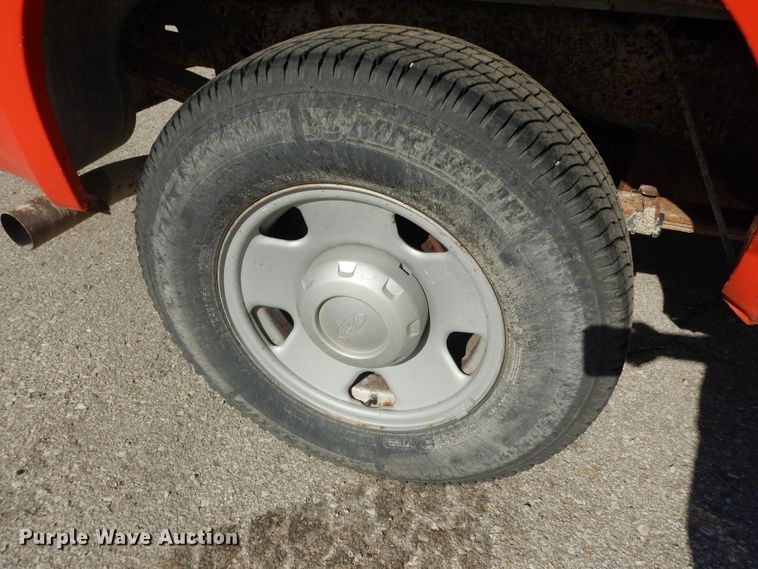 image for item DM3183 2006 Ford F250 Super Duty XL  pickup truck