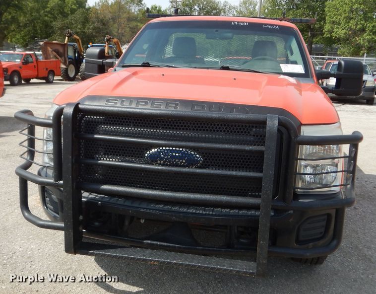 image for item DM3184 2011 Ford F250 Super Duty XL  pickup truck