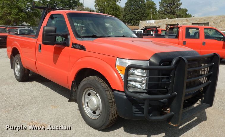 image for item DM3184 2011 Ford F250 Super Duty XL  pickup truck