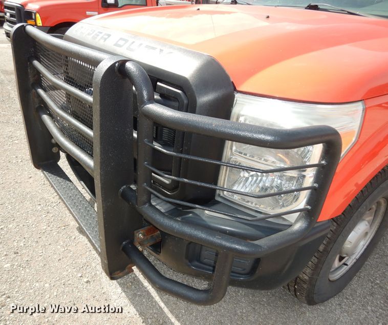 image for item DM3184 2011 Ford F250 Super Duty XL  pickup truck