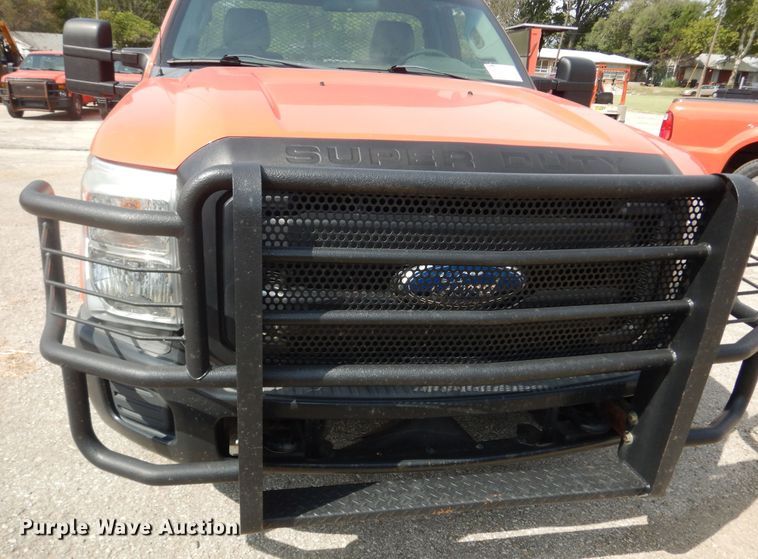 image for item DM3184 2011 Ford F250 Super Duty XL  pickup truck