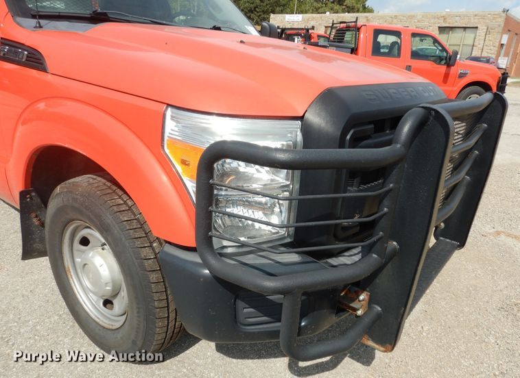 image for item DM3184 2011 Ford F250 Super Duty XL  pickup truck