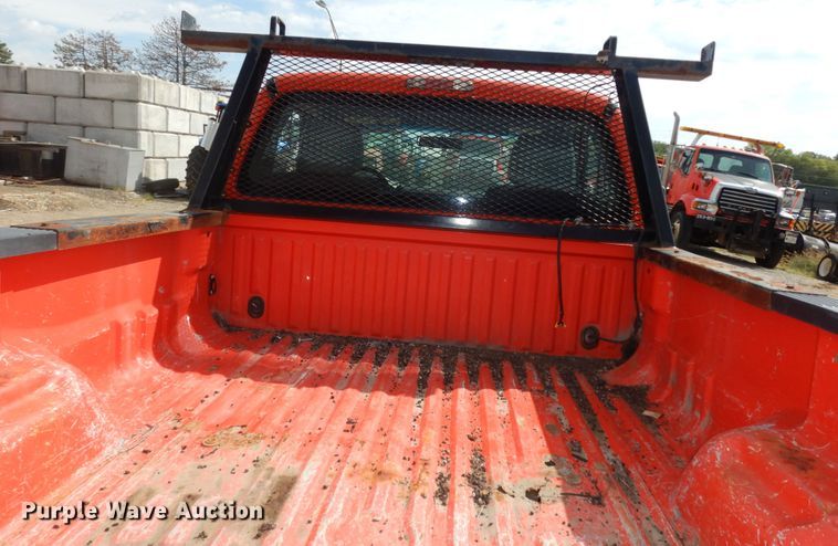 image for item DM3184 2011 Ford F250 Super Duty XL  pickup truck