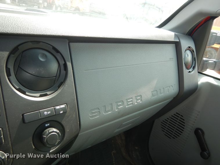 image for item DM3184 2011 Ford F250 Super Duty XL  pickup truck