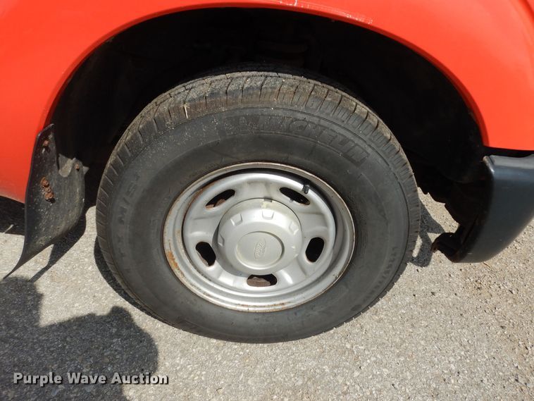 image for item DM3184 2011 Ford F250 Super Duty XL  pickup truck