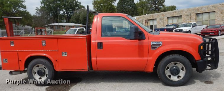 image for item DM3185 2008 Ford F250 Super Duty XL  utility bed pickup truck