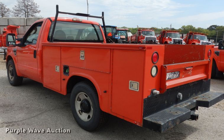 image for item DM3185 2008 Ford F250 Super Duty XL  utility bed pickup truck