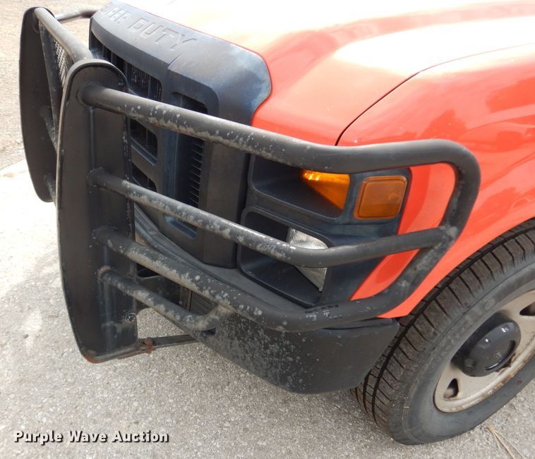 image for item DM3185 2008 Ford F250 Super Duty XL  utility bed pickup truck