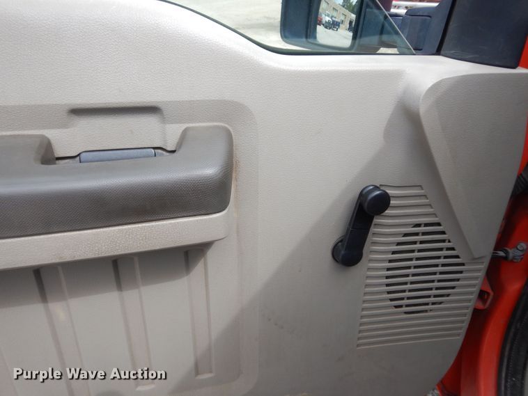 image for item DM3185 2008 Ford F250 Super Duty XL  utility bed pickup truck