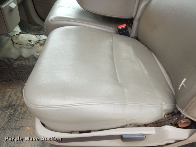 image for item DM3185 2008 Ford F250 Super Duty XL  utility bed pickup truck