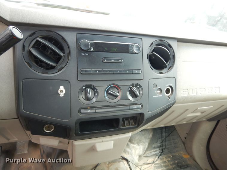 image for item DM3185 2008 Ford F250 Super Duty XL  utility bed pickup truck