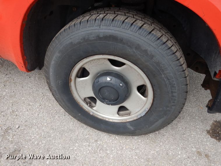 image for item DM3185 2008 Ford F250 Super Duty XL  utility bed pickup truck