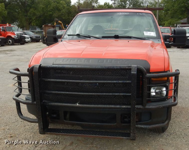 image for item DM3186 2010 Ford F250 Super Duty XL  utility bed pickup truck