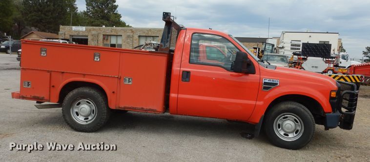 image for item DM3186 2010 Ford F250 Super Duty XL  utility bed pickup truck