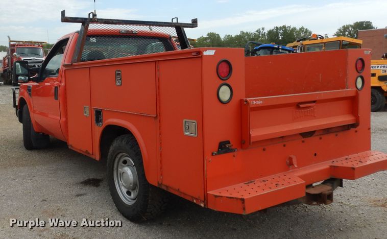 image for item DM3186 2010 Ford F250 Super Duty XL  utility bed pickup truck