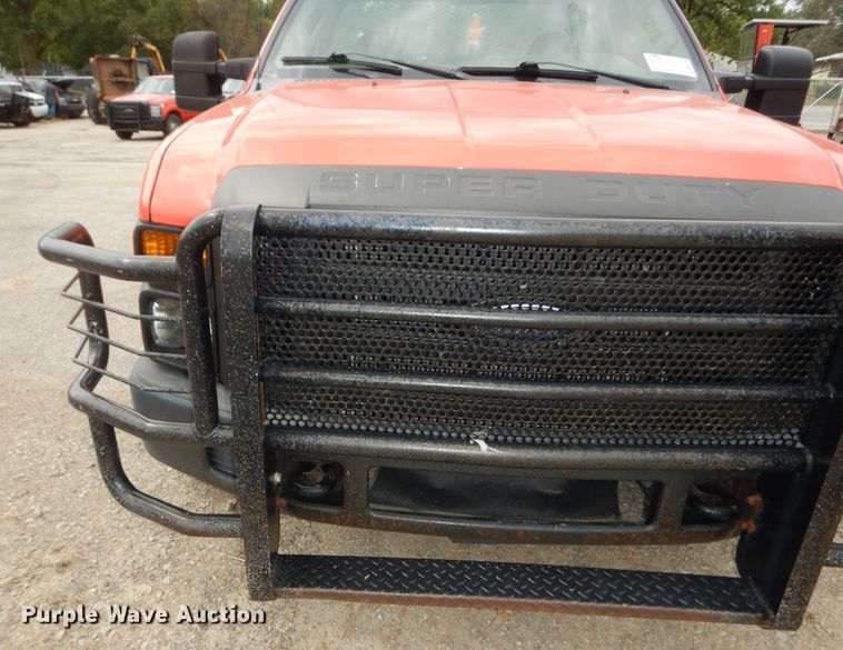 image for item DM3186 2010 Ford F250 Super Duty XL  utility bed pickup truck