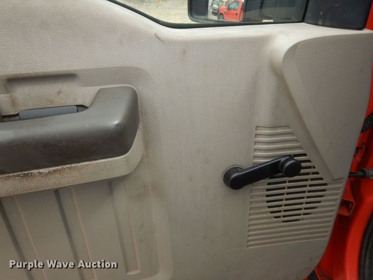 image for item DM3186 2010 Ford F250 Super Duty XL  utility bed pickup truck