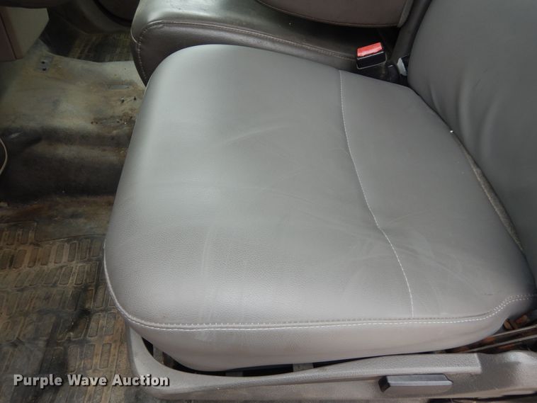 image for item DM3186 2010 Ford F250 Super Duty XL  utility bed pickup truck