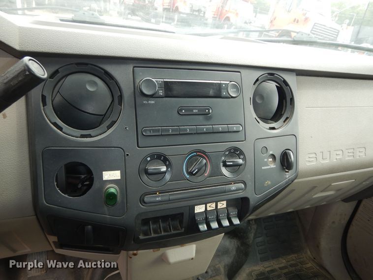 image for item DM3186 2010 Ford F250 Super Duty XL  utility bed pickup truck