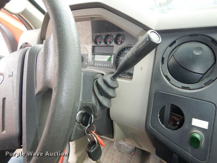 image for item DM3186 2010 Ford F250 Super Duty XL  utility bed pickup truck