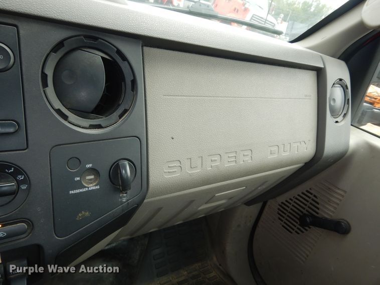 image for item DM3186 2010 Ford F250 Super Duty XL  utility bed pickup truck