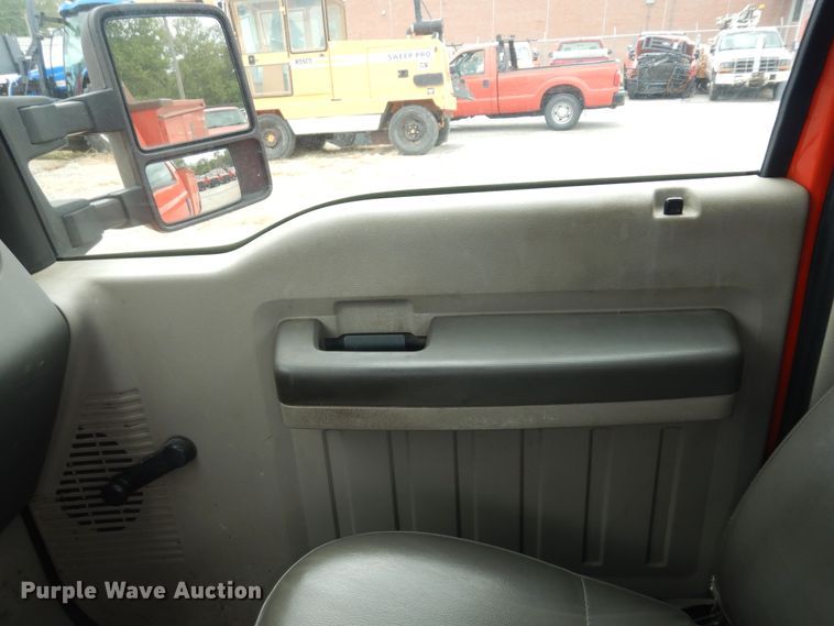 image for item DM3186 2010 Ford F250 Super Duty XL  utility bed pickup truck