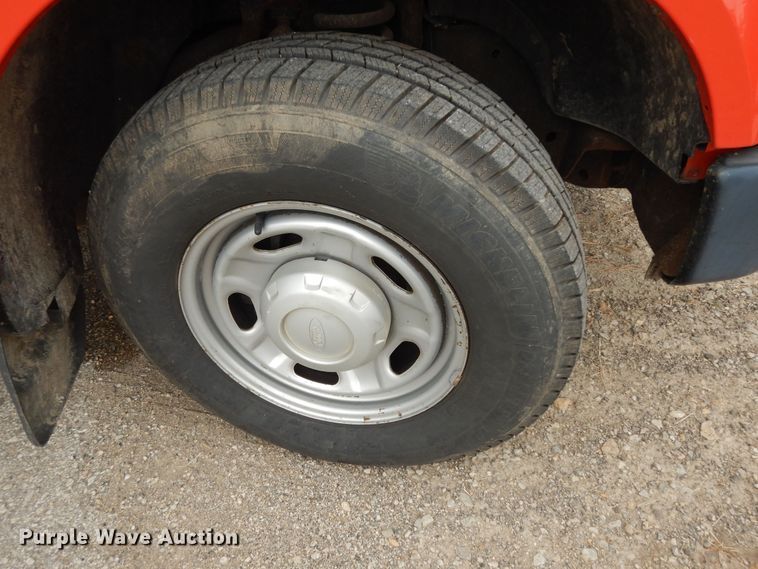 image for item DM3186 2010 Ford F250 Super Duty XL  utility bed pickup truck