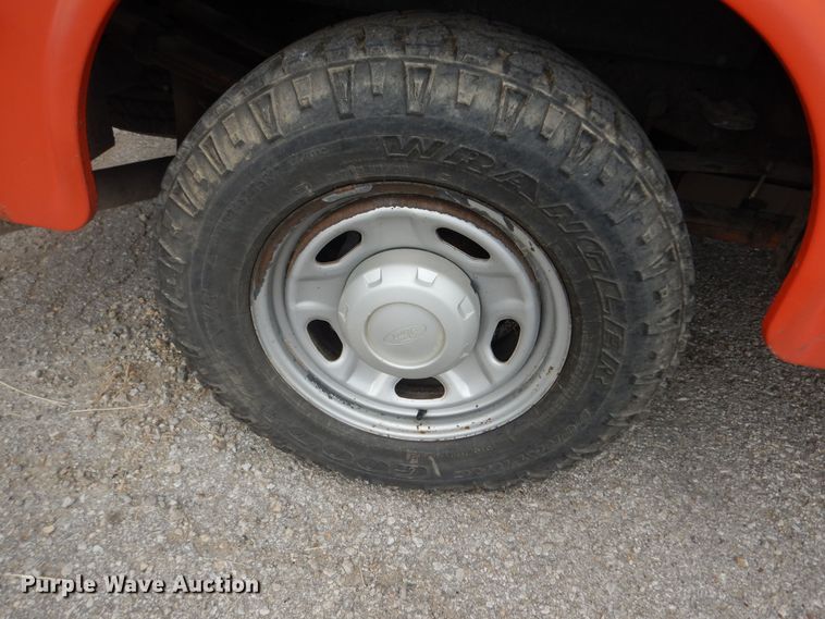 image for item DM3186 2010 Ford F250 Super Duty XL  utility bed pickup truck