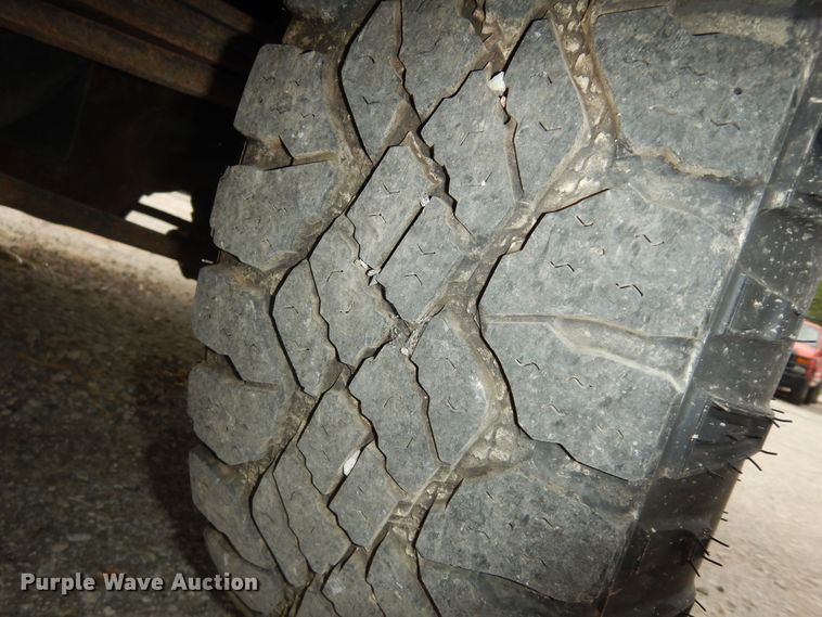 image for item DM3186 2010 Ford F250 Super Duty XL  utility bed pickup truck