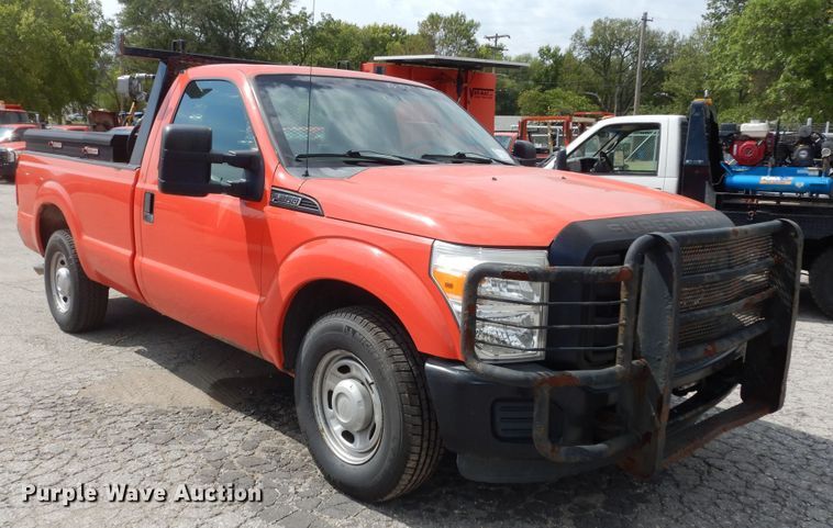 image for item DM3187 2011 Ford F250 Super Duty XL  pickup truck