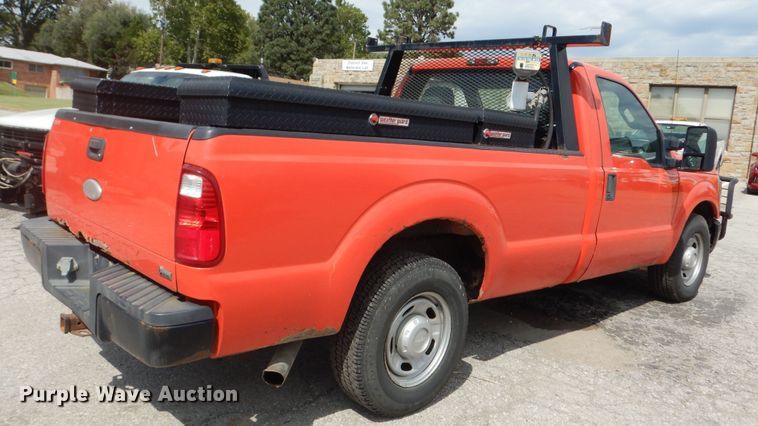 image for item DM3187 2011 Ford F250 Super Duty XL  pickup truck