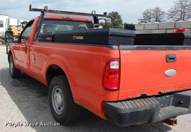 image for item DM3187 2011 Ford F250 Super Duty XL  pickup truck