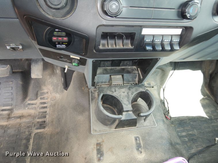 image for item DM3187 2011 Ford F250 Super Duty XL  pickup truck