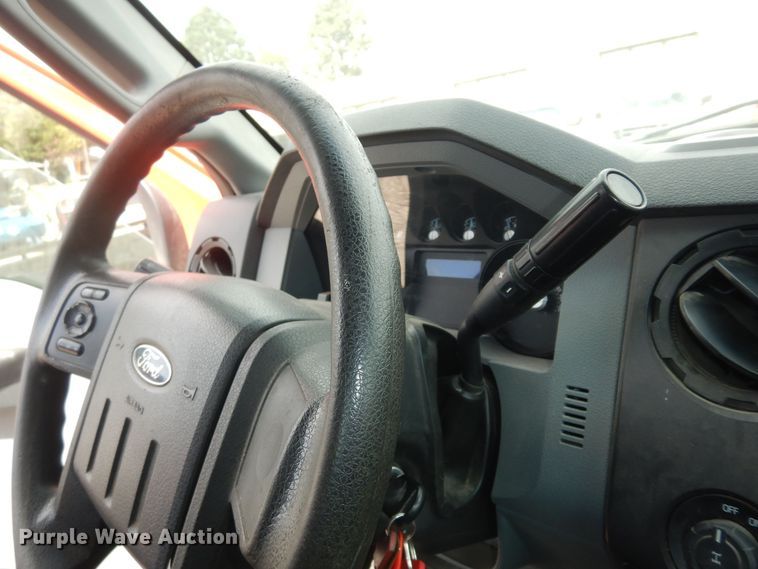 image for item DM3187 2011 Ford F250 Super Duty XL  pickup truck