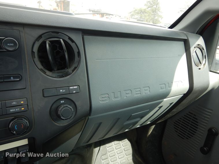 image for item DM3187 2011 Ford F250 Super Duty XL  pickup truck