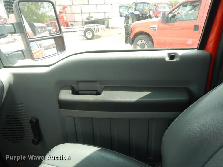 image for item DM3187 2011 Ford F250 Super Duty XL  pickup truck