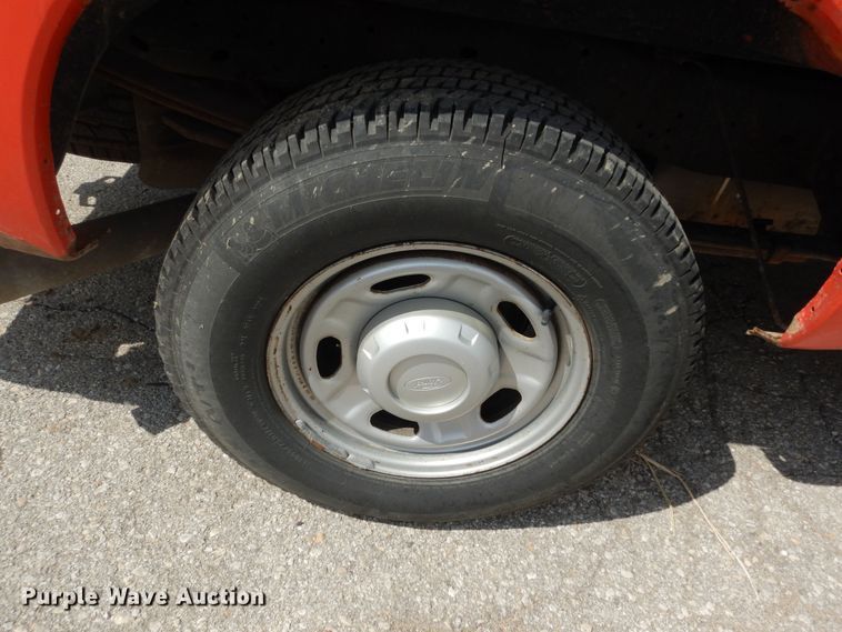 image for item DM3187 2011 Ford F250 Super Duty XL  pickup truck