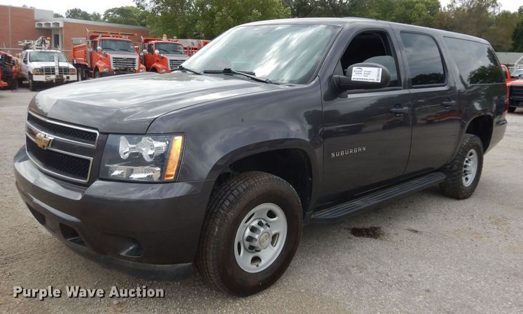 image for item DM3189 2010 Chevrolet Suburban LS  SUV