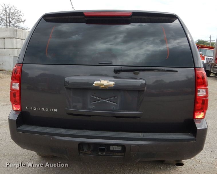 image for item DM3189 2010 Chevrolet Suburban LS  SUV
