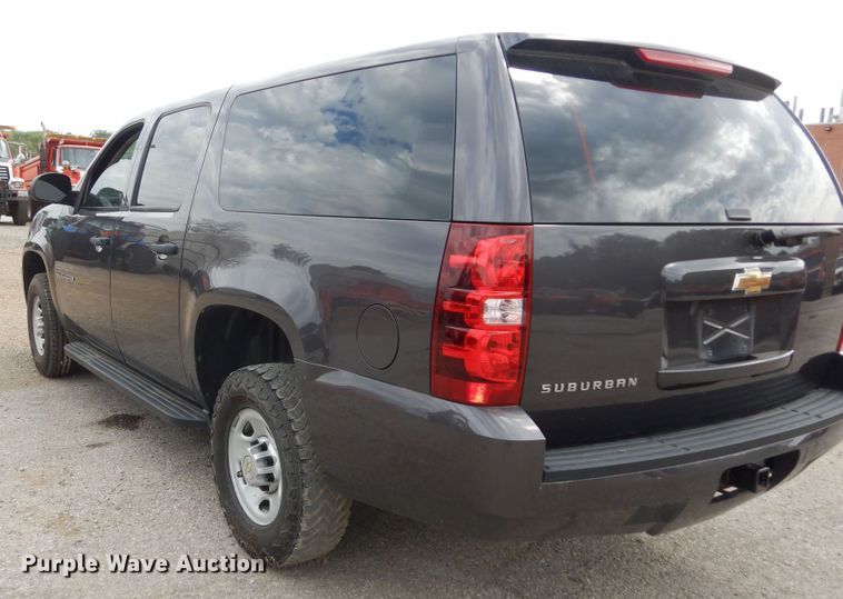 image for item DM3189 2010 Chevrolet Suburban LS  SUV