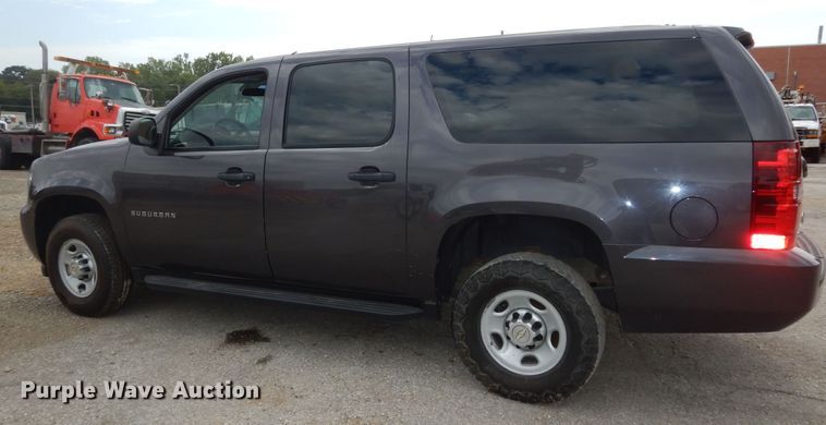 image for item DM3189 2010 Chevrolet Suburban LS  SUV