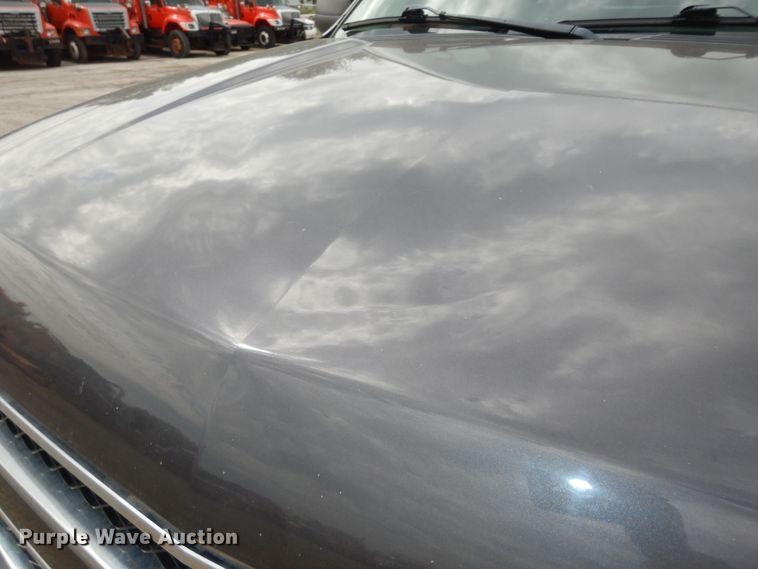 image for item DM3189 2010 Chevrolet Suburban LS  SUV