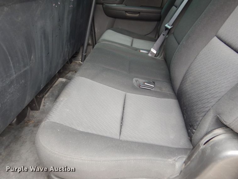 image for item DM3189 2010 Chevrolet Suburban LS  SUV