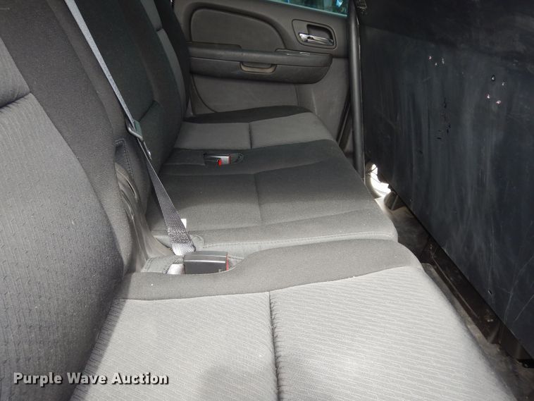 image for item DM3189 2010 Chevrolet Suburban LS  SUV