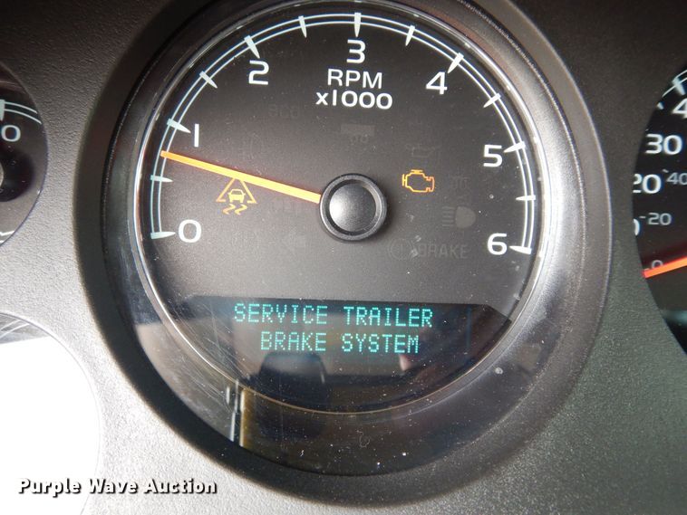 image for item DM3189 2010 Chevrolet Suburban LS  SUV