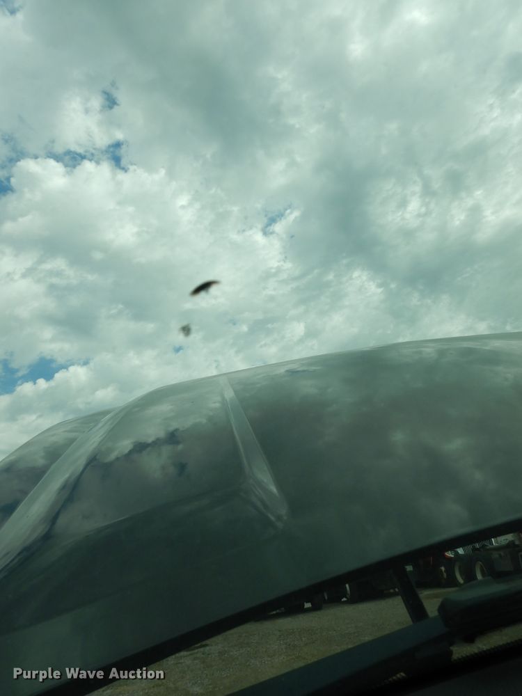 image for item DM3189 2010 Chevrolet Suburban LS  SUV