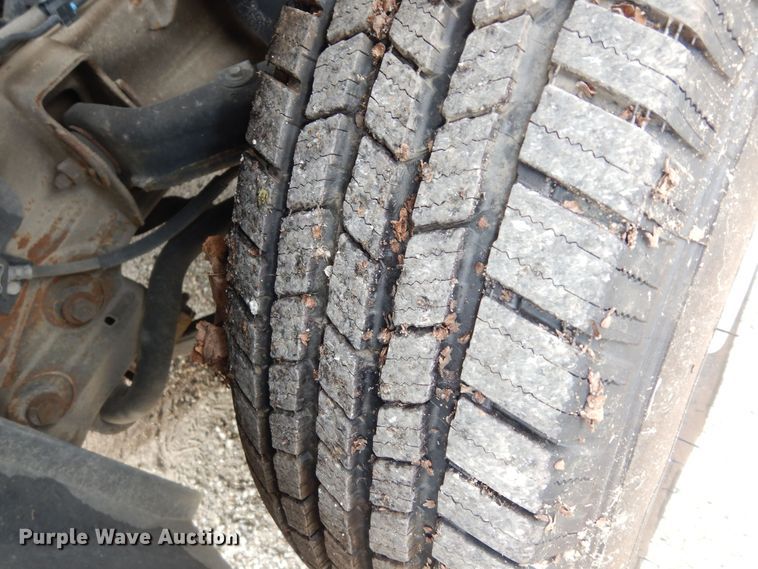 image for item DM3189 2010 Chevrolet Suburban LS  SUV