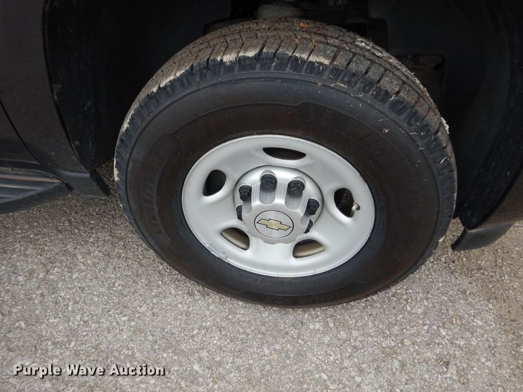 image for item DM3189 2010 Chevrolet Suburban LS  SUV