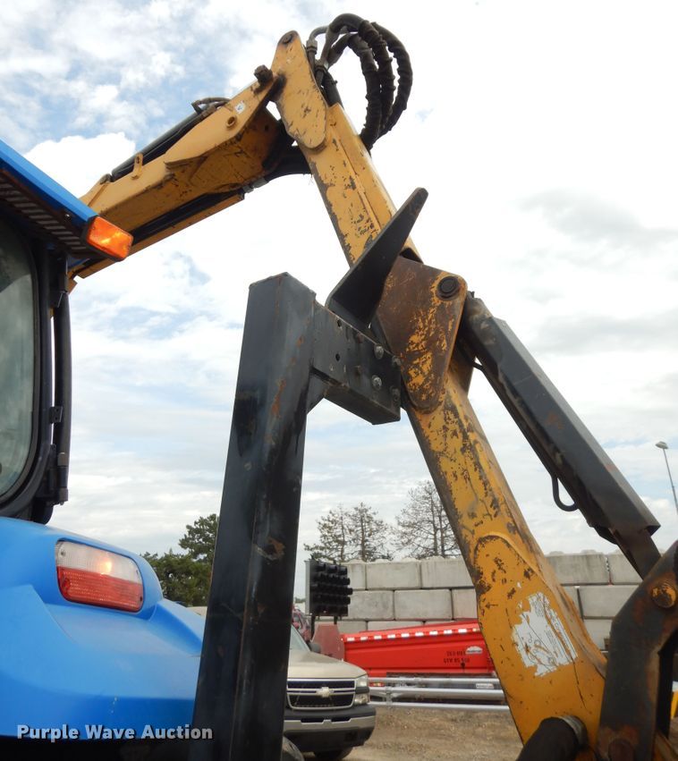 image for item DM3190 2006 New Holland TS115A  4WD tractor